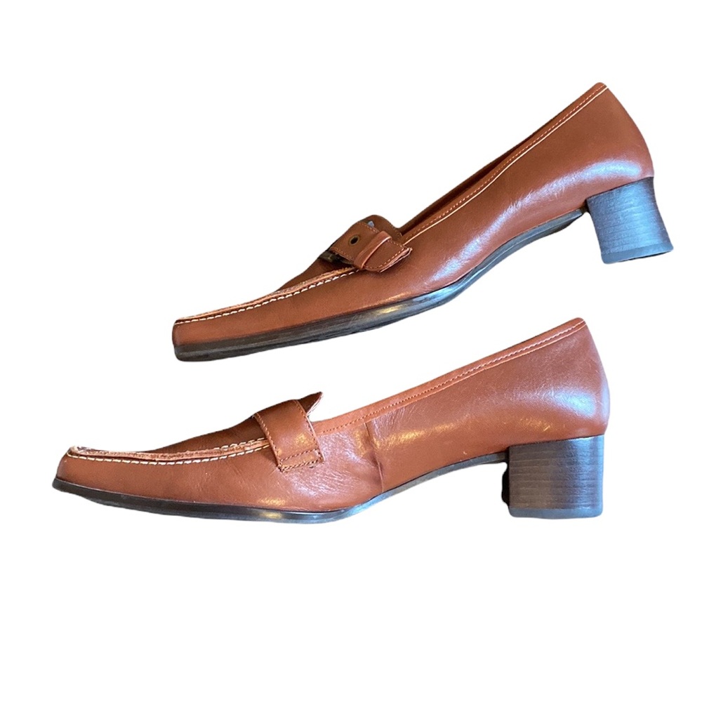💜💜 Low Heeled Leather Square Toed Shoe Women’s Size 6M by cathy jean